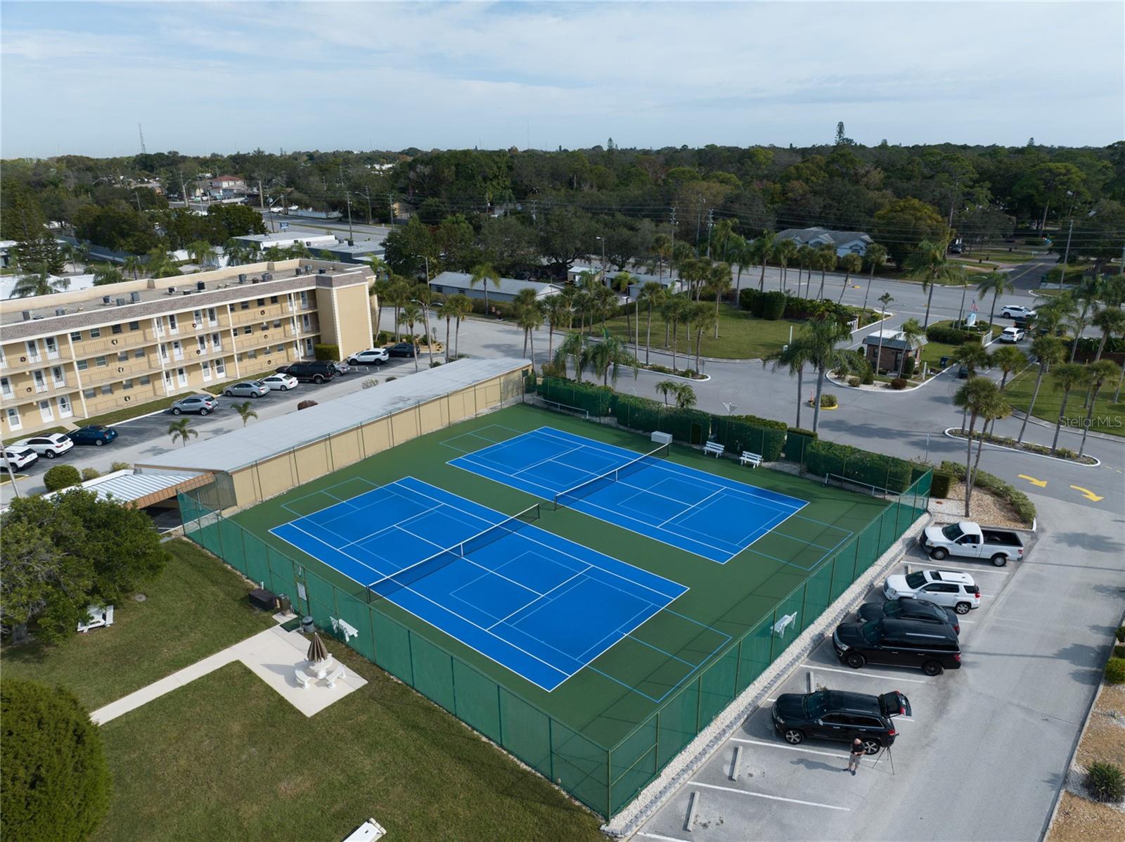BOCA CIEGA POINT EAST - Residential
