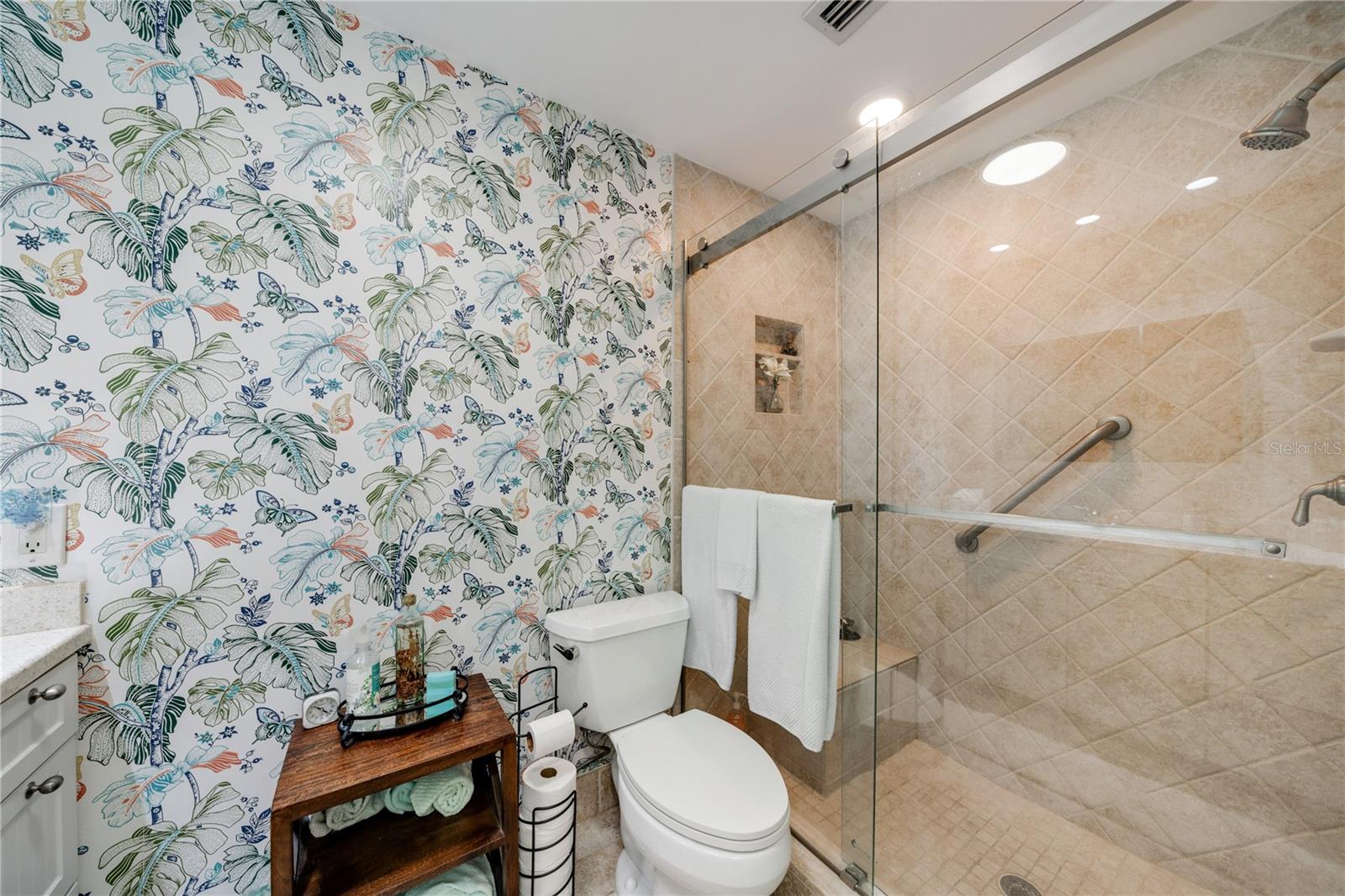 BOCA CIEGA POINT EAST - Residential