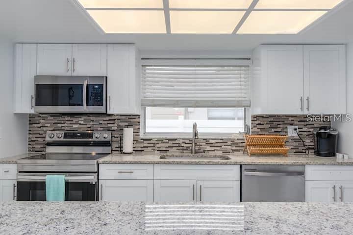 BAY CREST PARK UNIT 20 - Residential