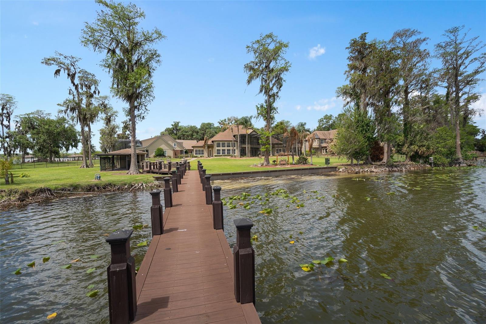 CRANES POINT - Residential