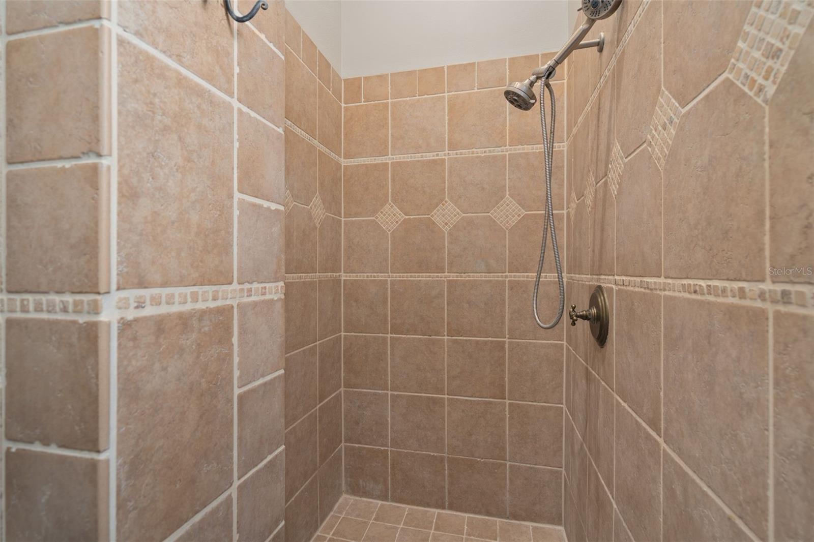 CRANES POINT - Residential