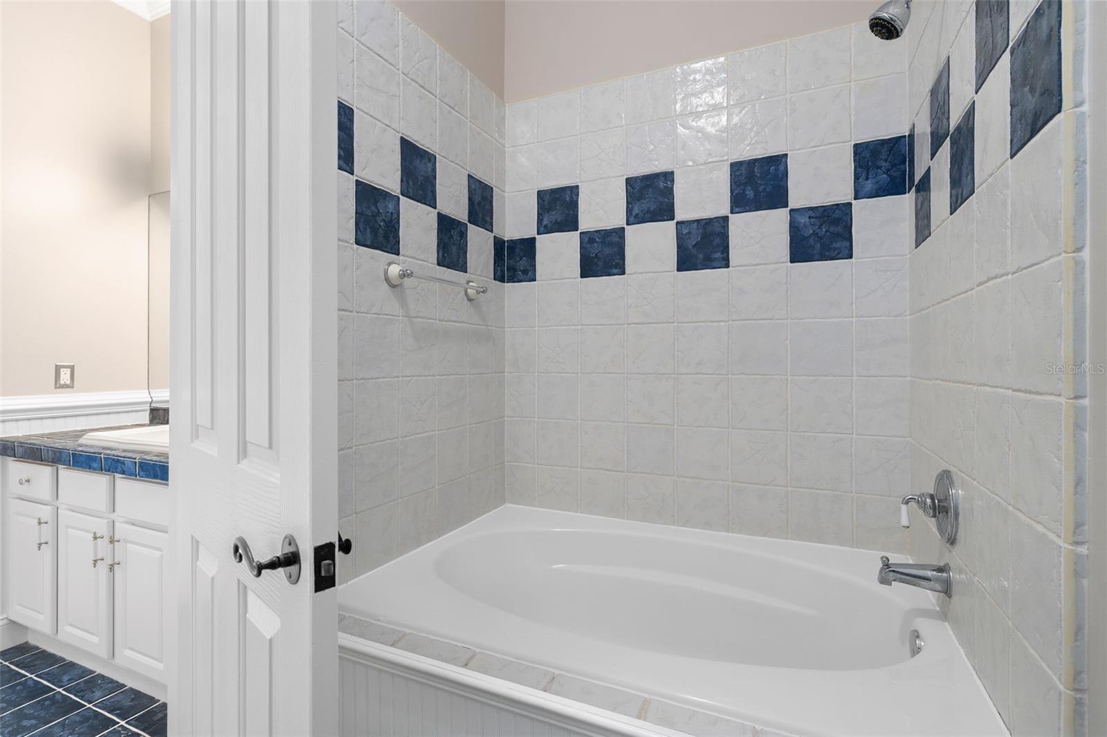 CRANES POINT - Residential