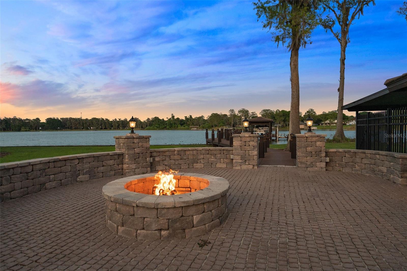 CRANES POINT - Residential