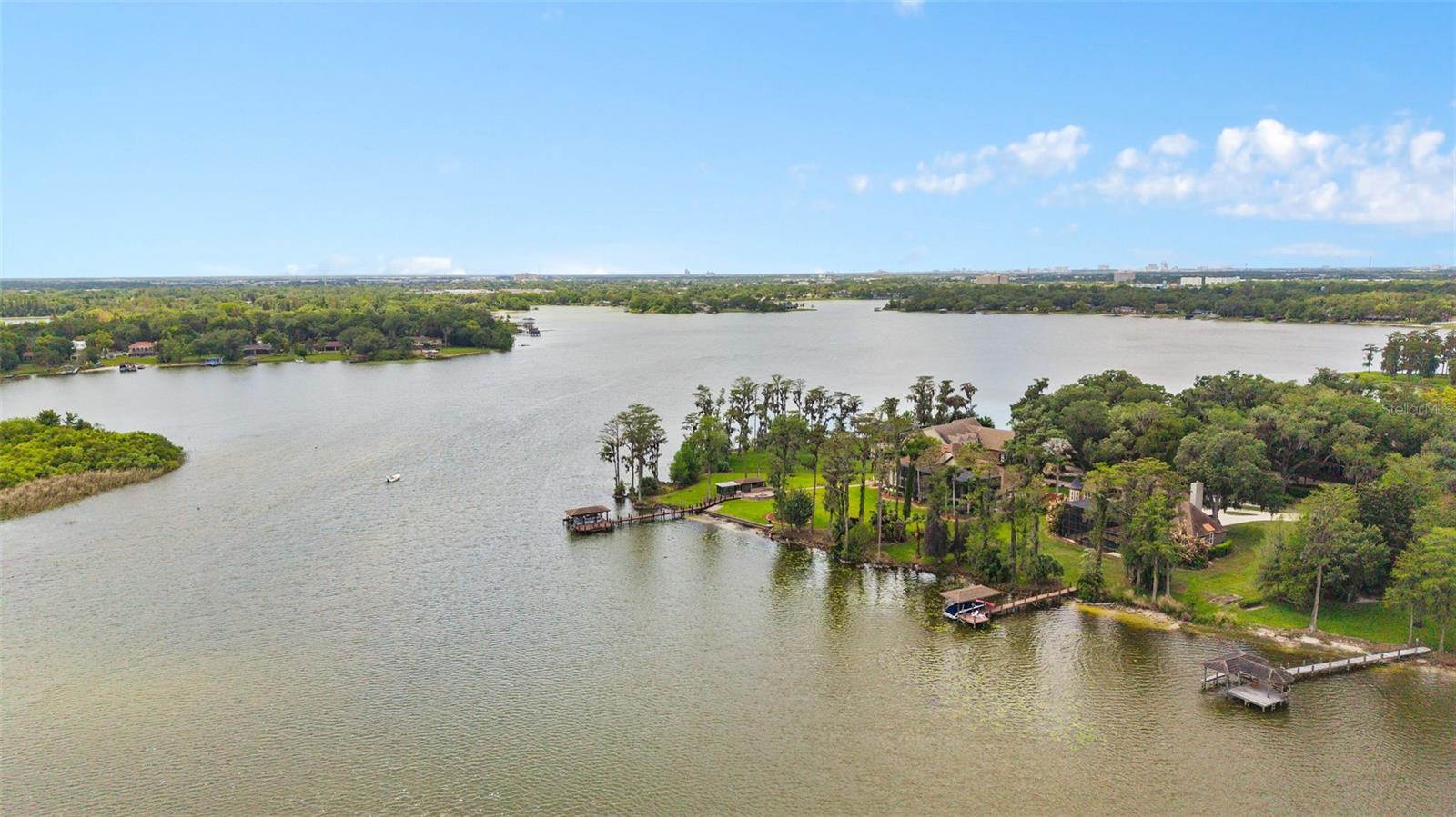 CRANES POINT - Residential