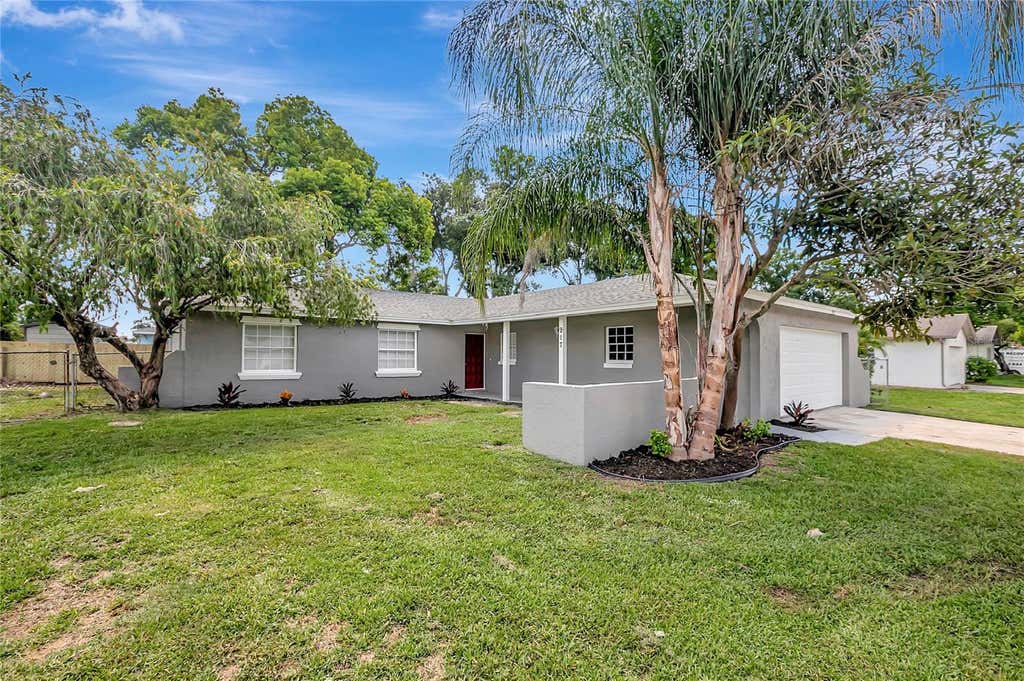 Photo of 917 Winchester Court, Brandon, FL 33510 (MLS # TB8525943)
