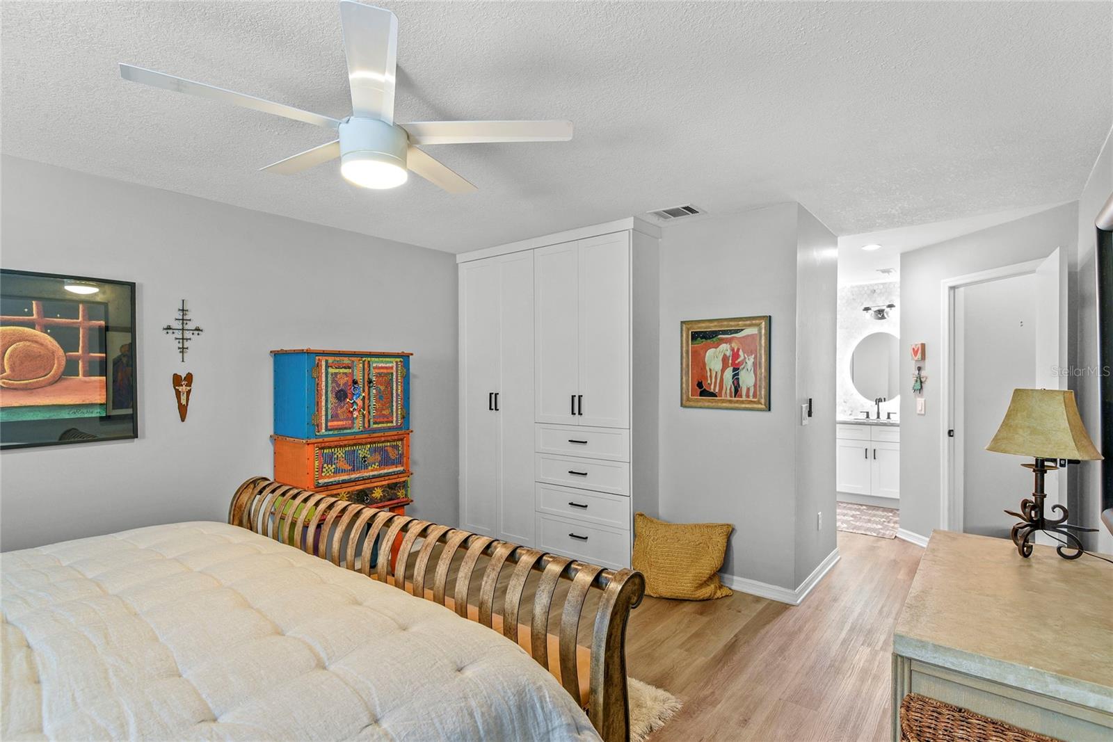 MOORINGS ON LAKE MAITLAND CONDO BLDG 05 - Residential