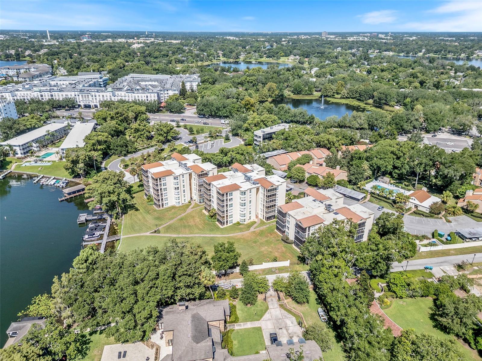 MOORINGS ON LAKE MAITLAND CONDO BLDG 05 - Residential
