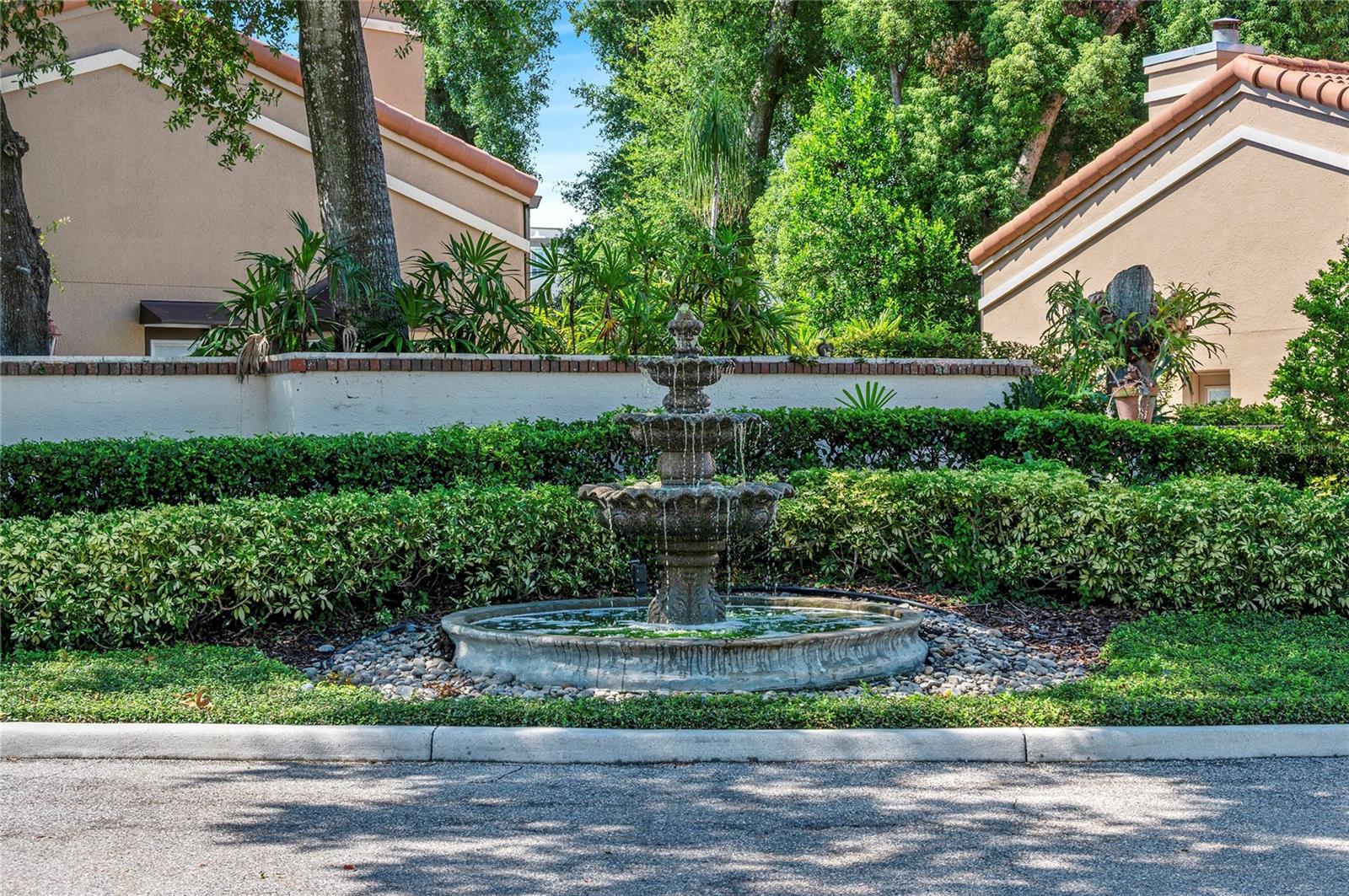 MOORINGS ON LAKE MAITLAND CONDO BLDG 05 - Residential