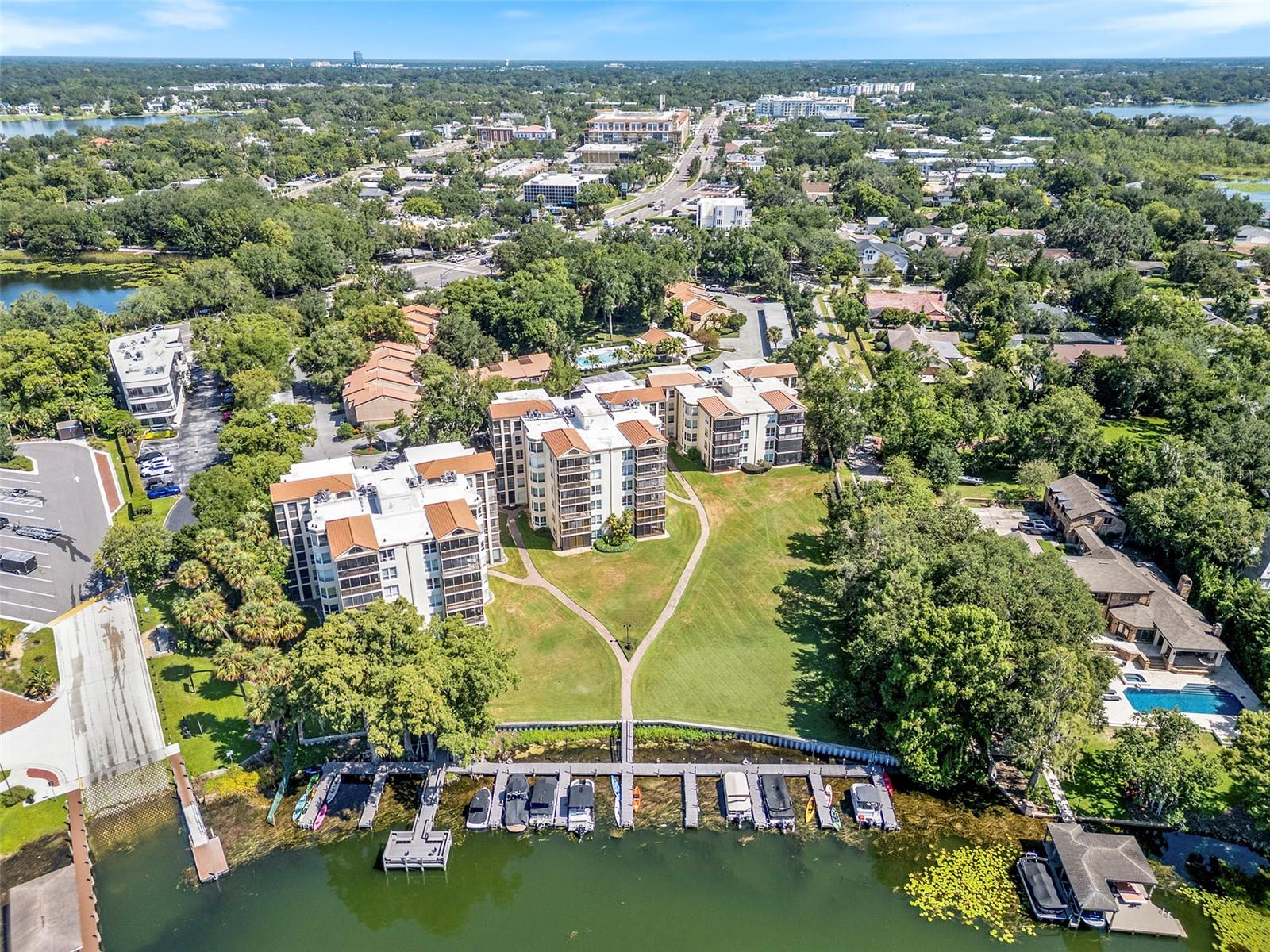 MOORINGS ON LAKE MAITLAND CONDO BLDG 05 - Residential