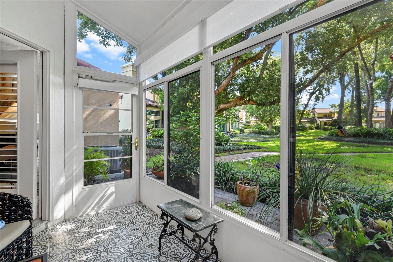 MOORINGS ON LAKE MAITLAND CONDO BLDG 05 - Residential