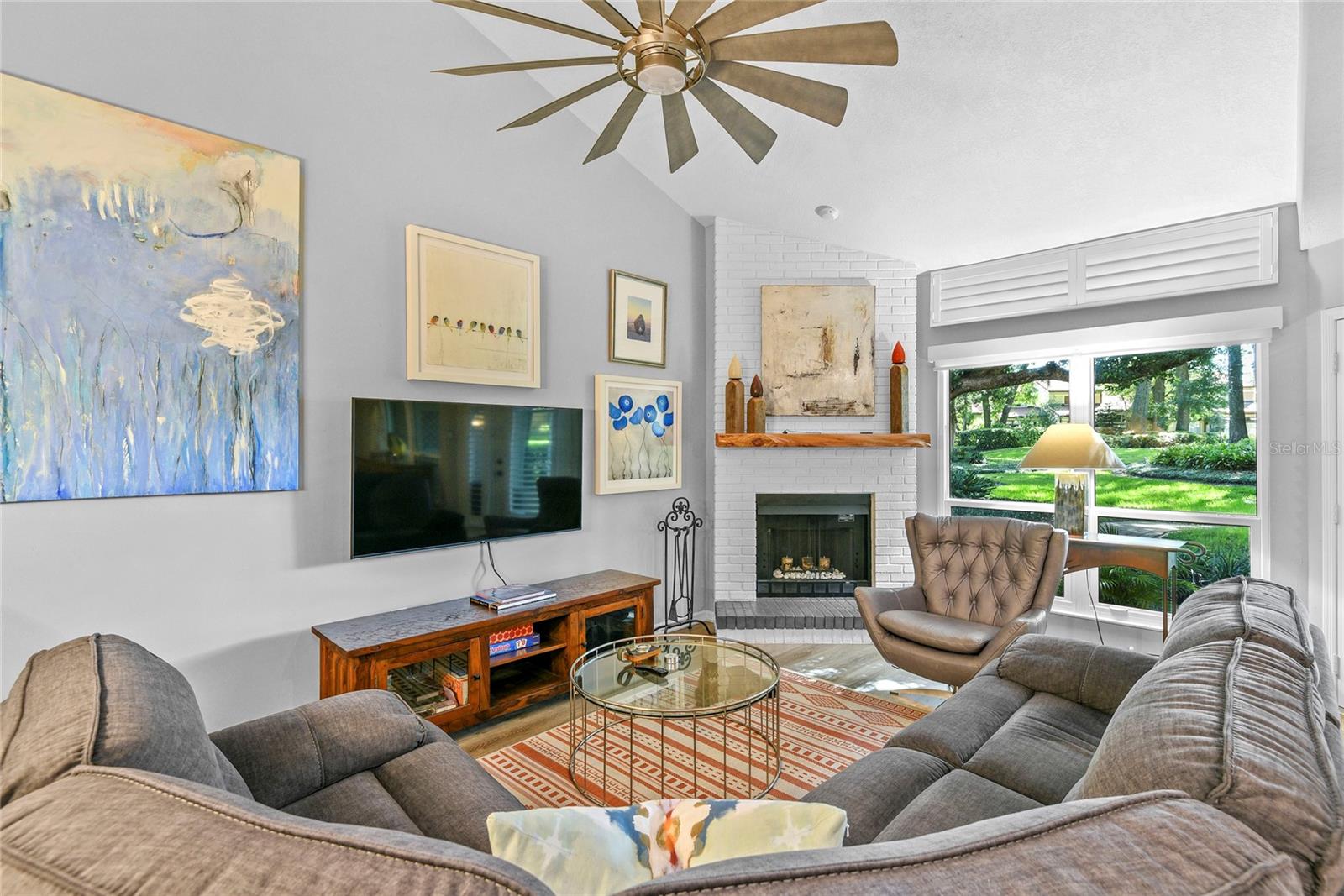 MOORINGS ON LAKE MAITLAND CONDO BLDG 05 - Residential