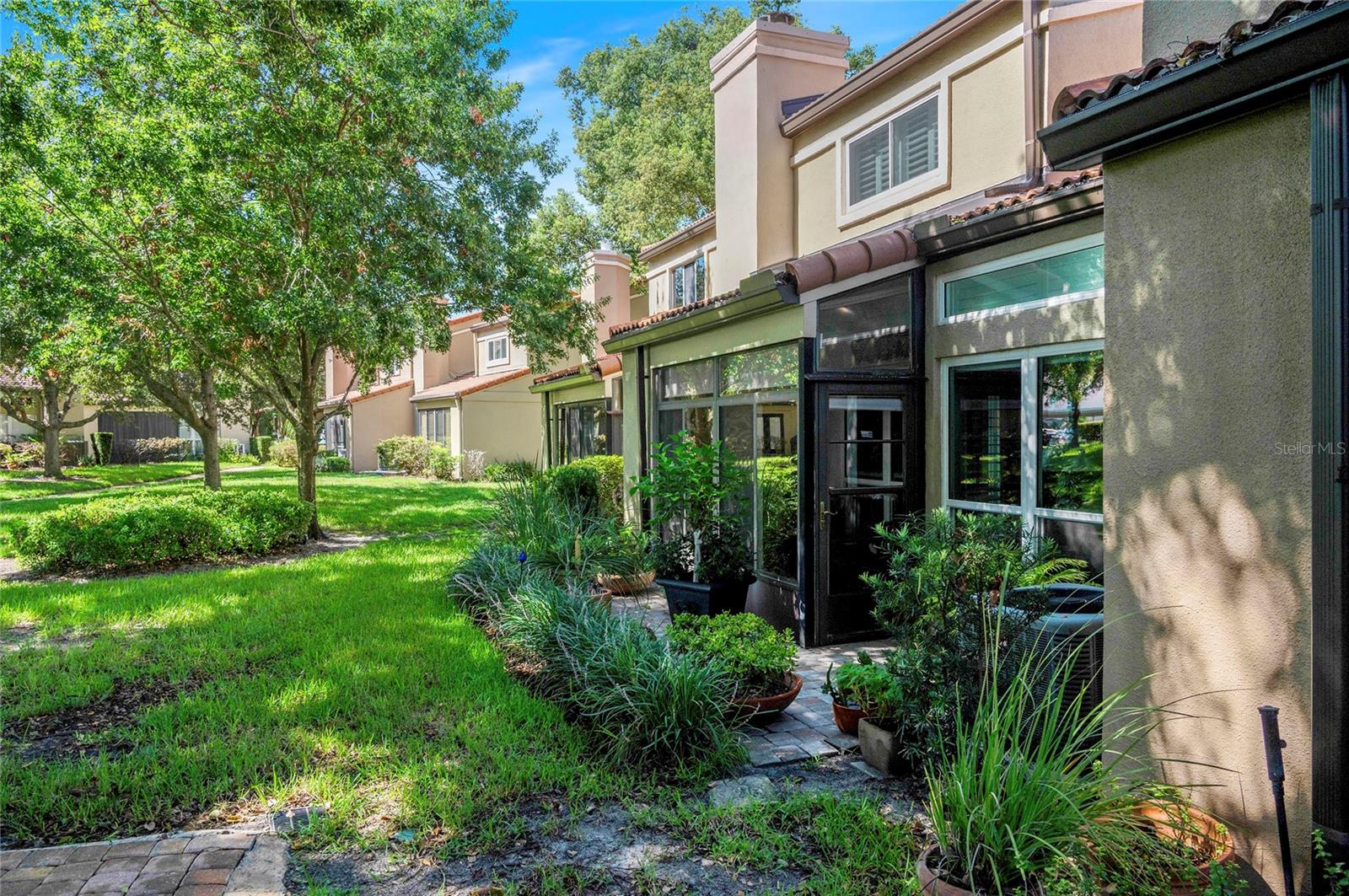 MOORINGS ON LAKE MAITLAND CONDO BLDG 05 - Residential