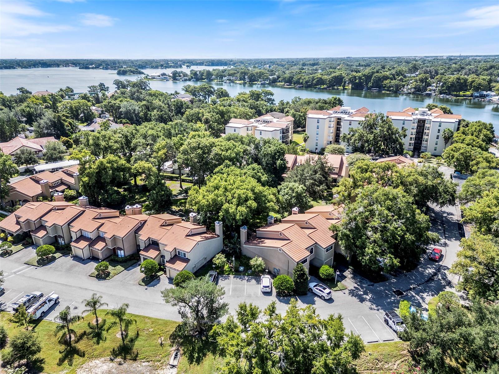 MOORINGS ON LAKE MAITLAND CONDO BLDG 05 - Residential