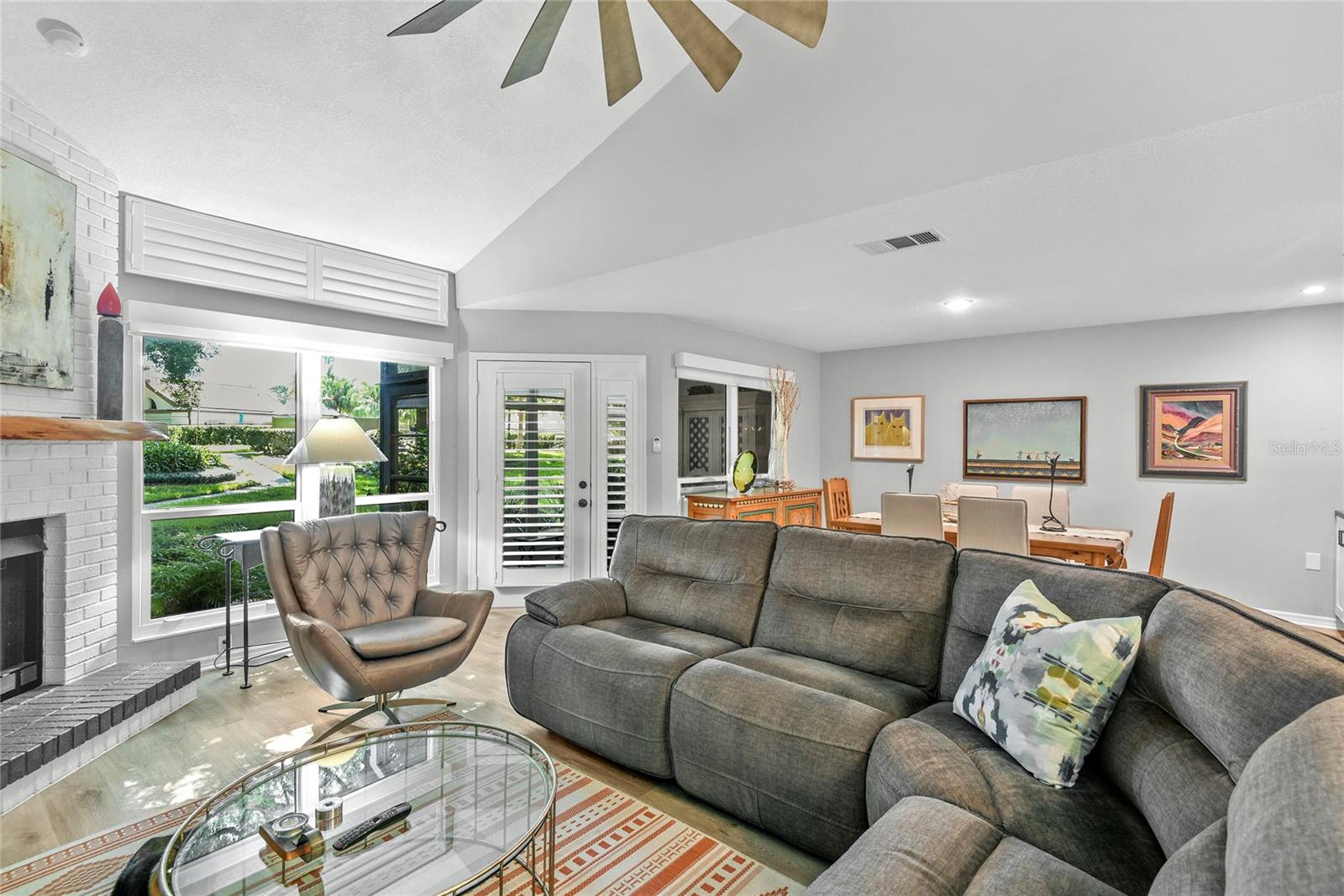 MOORINGS ON LAKE MAITLAND CONDO BLDG 05 - Residential