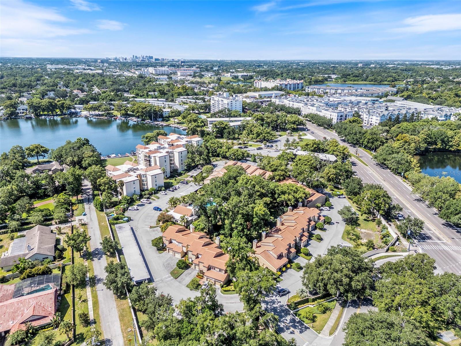 MOORINGS ON LAKE MAITLAND CONDO BLDG 05 - Residential