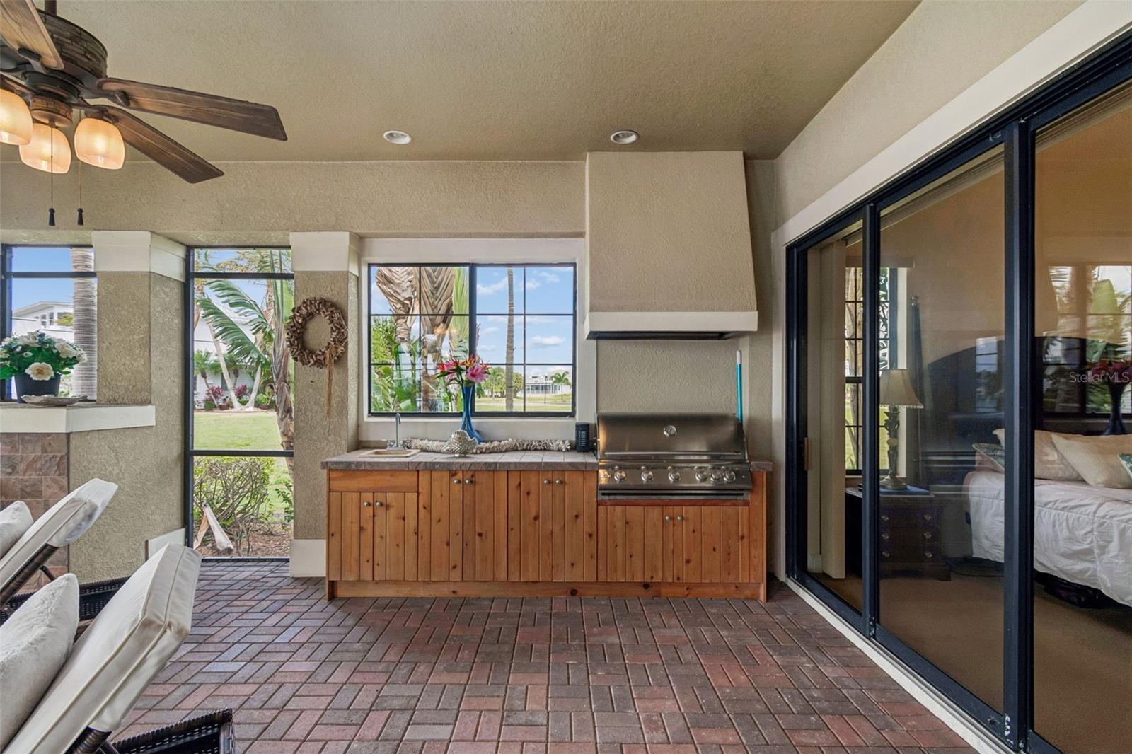 MIRABAY PH 02A-4 - Residential
