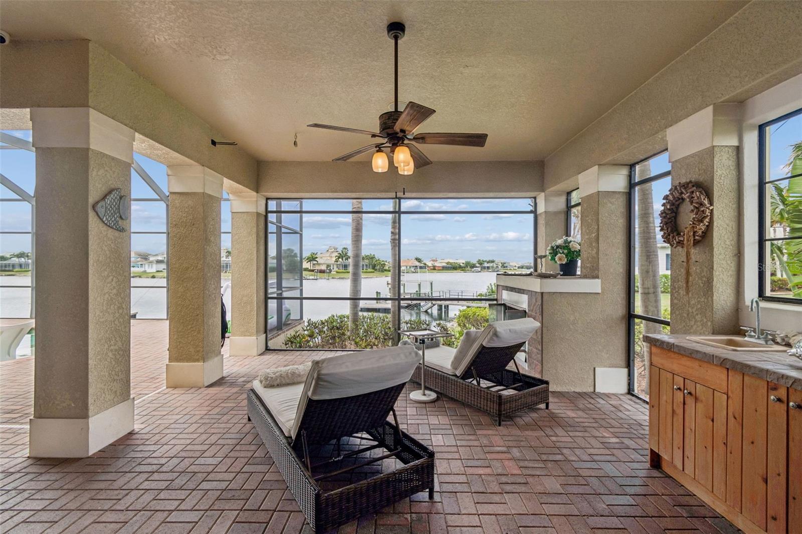 MIRABAY PH 02A-4 - Residential