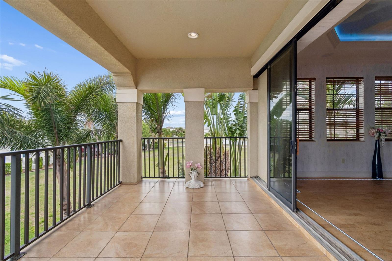 MIRABAY PH 02A-4 - Residential
