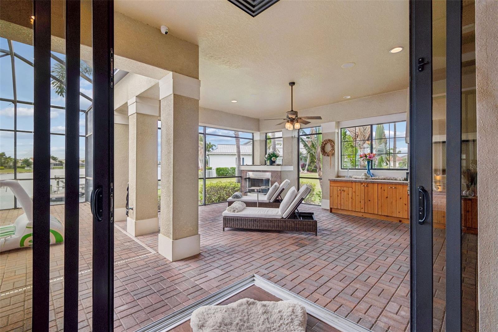 MIRABAY PH 02A-4 - Residential
