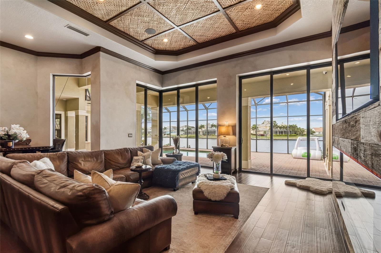 MIRABAY PH 02A-4 - Residential