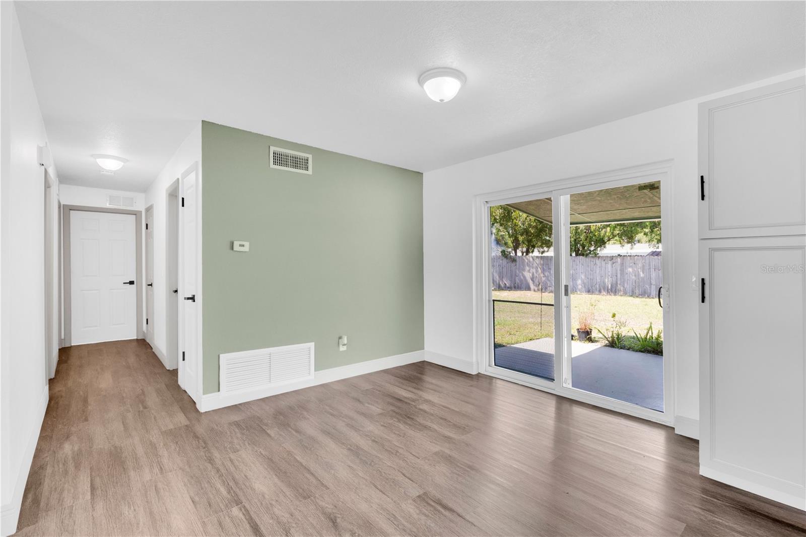 COLLEGE MANOR UNIT 02 - Residential