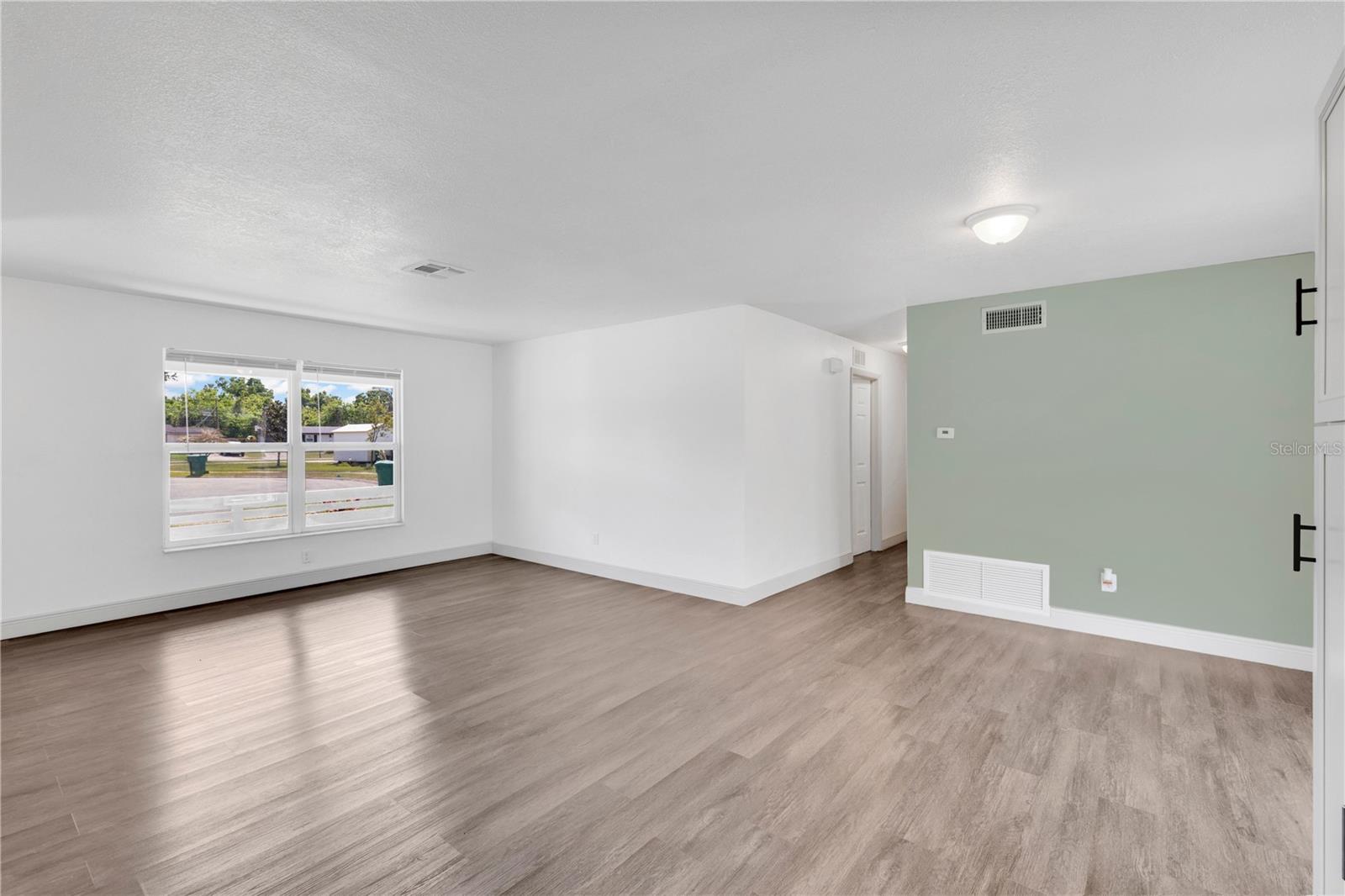 COLLEGE MANOR UNIT 02 - Residential