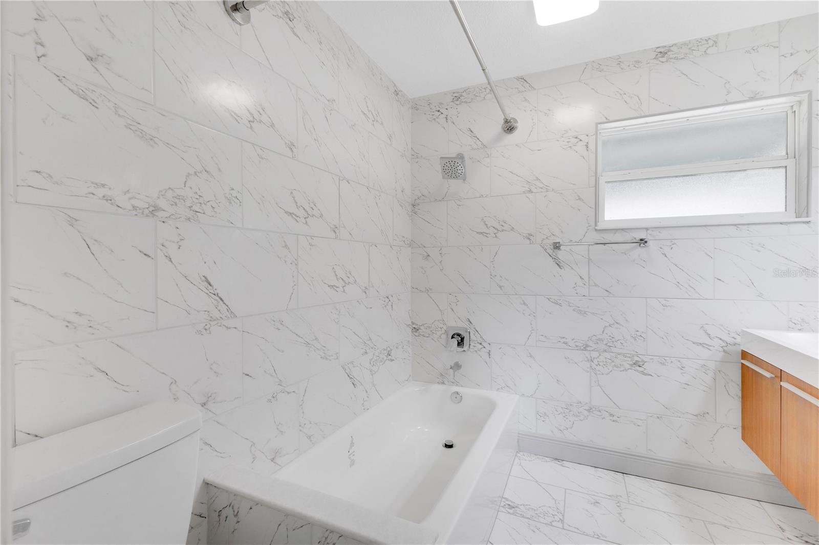 COLLEGE MANOR UNIT 02 - Residential