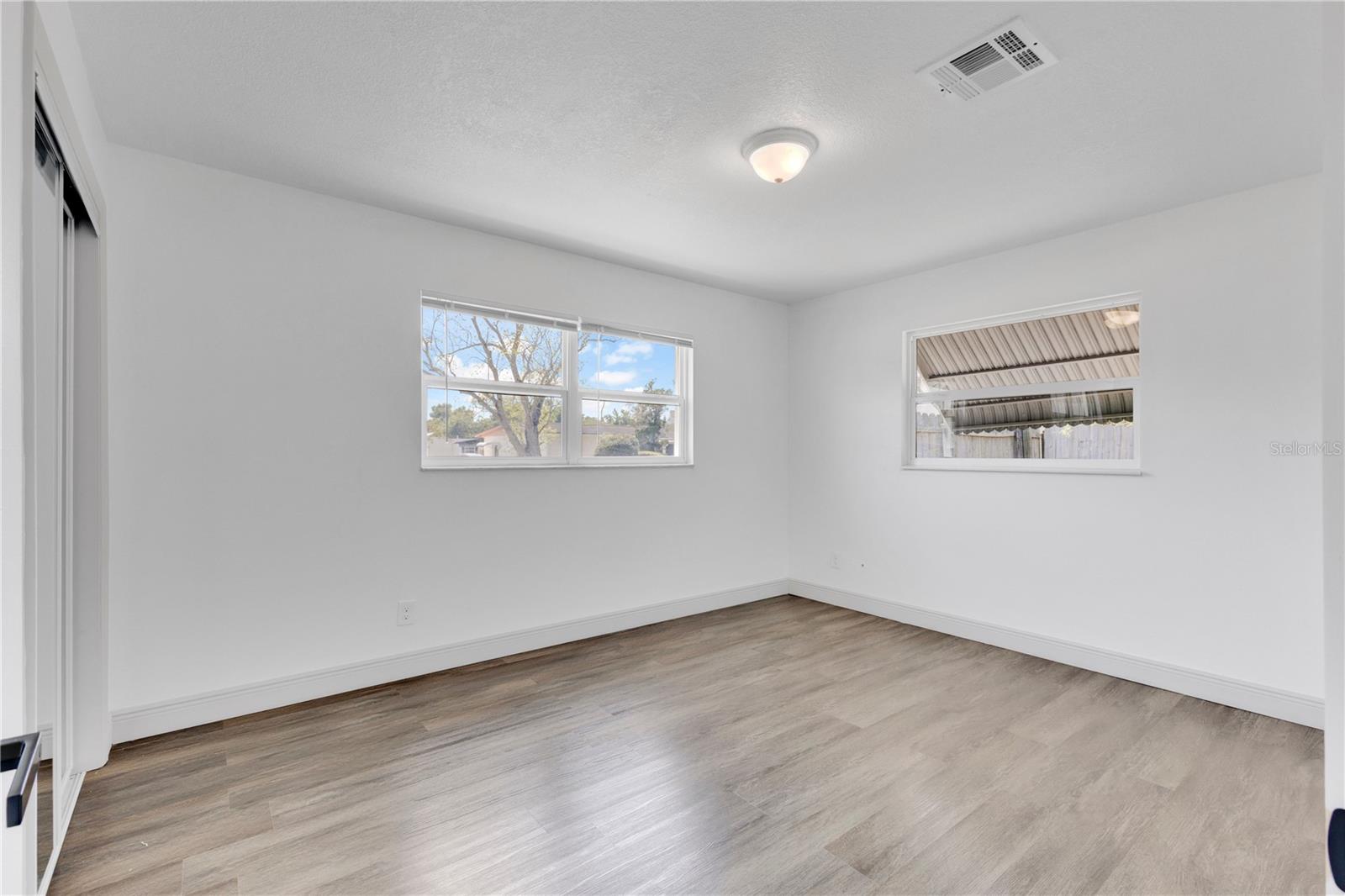 COLLEGE MANOR UNIT 02 - Residential