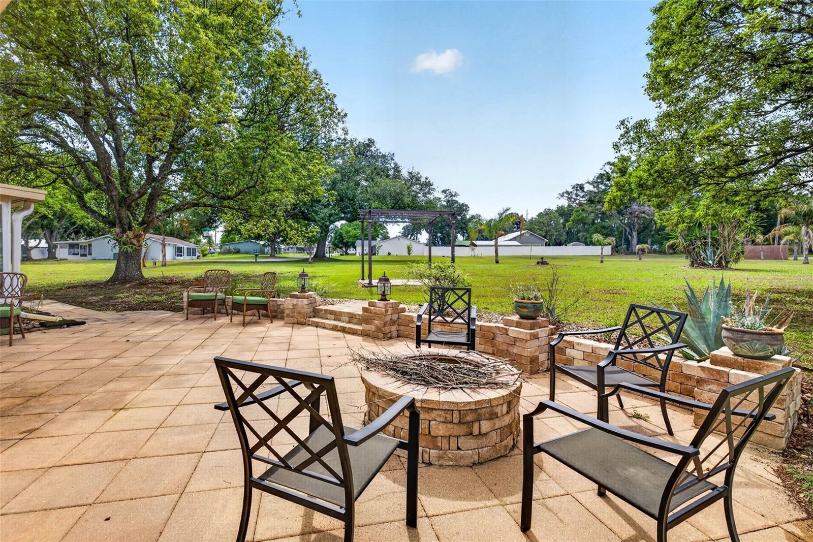 LAKE DOROTHEA GROVE - Residential