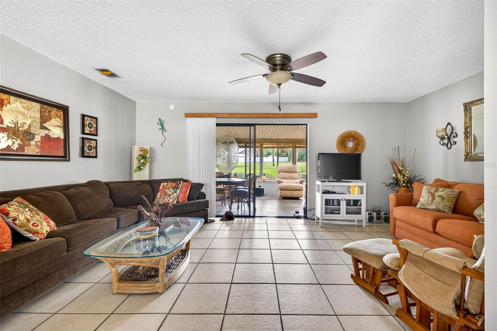 LAKE DOROTHEA GROVE - Residential