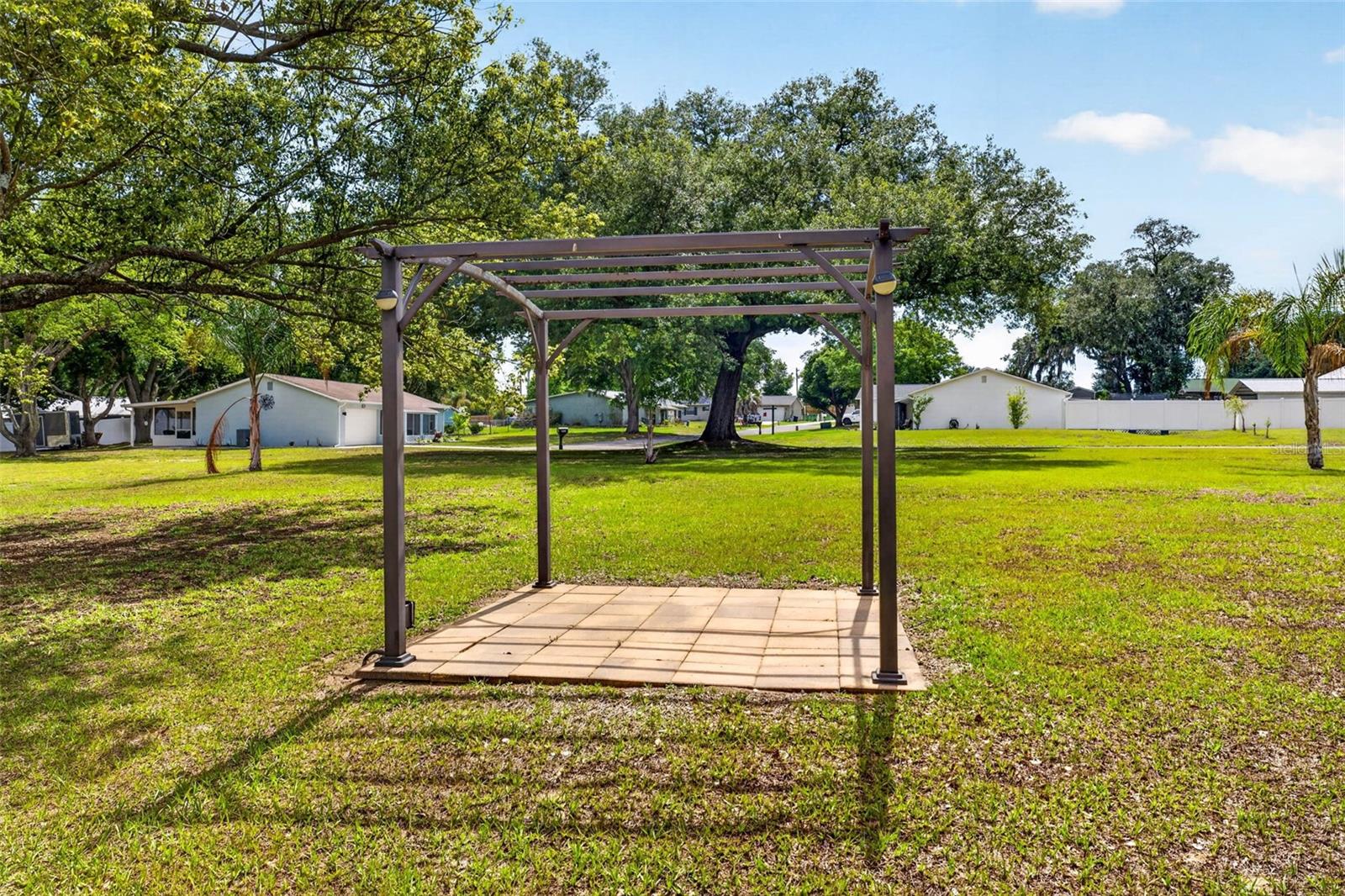 LAKE DOROTHEA GROVE - Residential