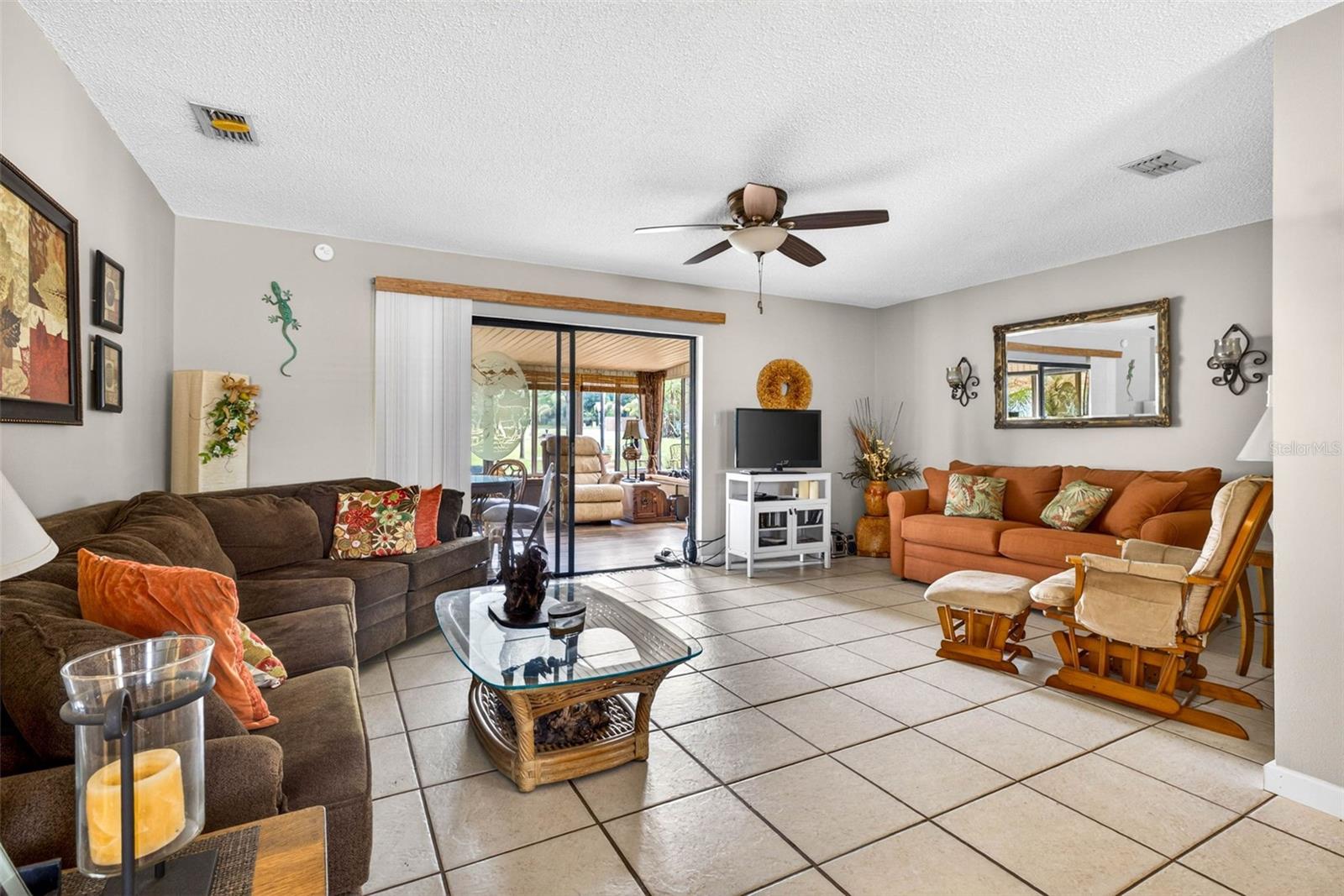 LAKE DOROTHEA GROVE - Residential