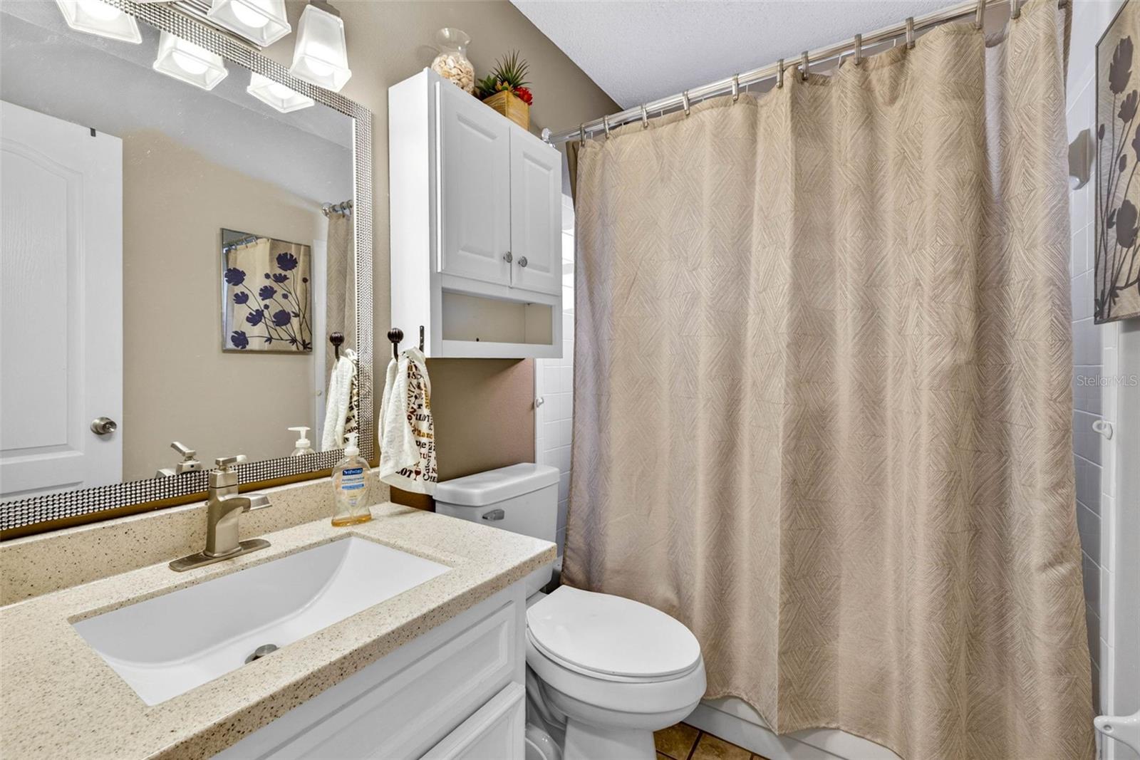 LAKE DOROTHEA GROVE - Residential
