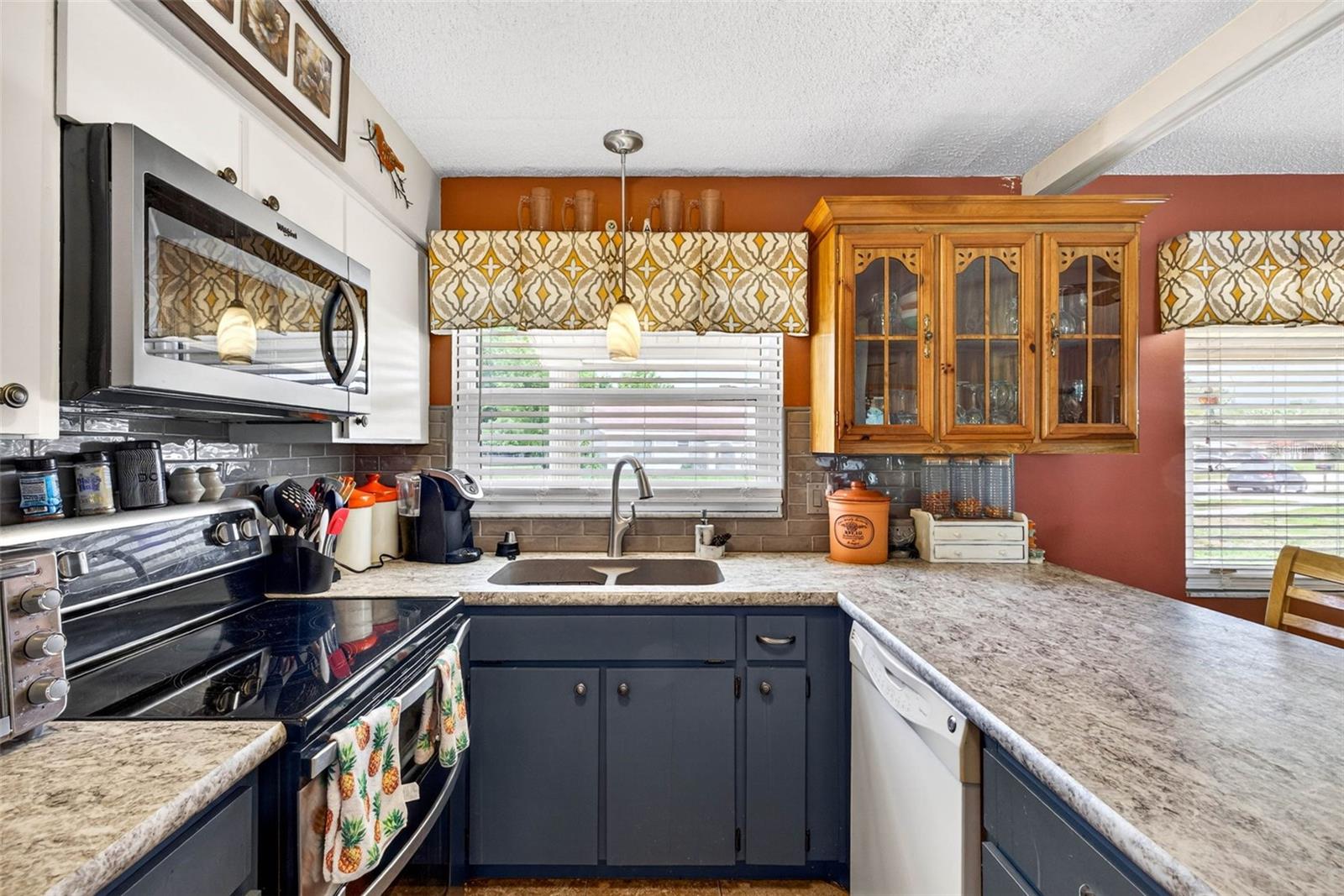 LAKE DOROTHEA GROVE - Residential