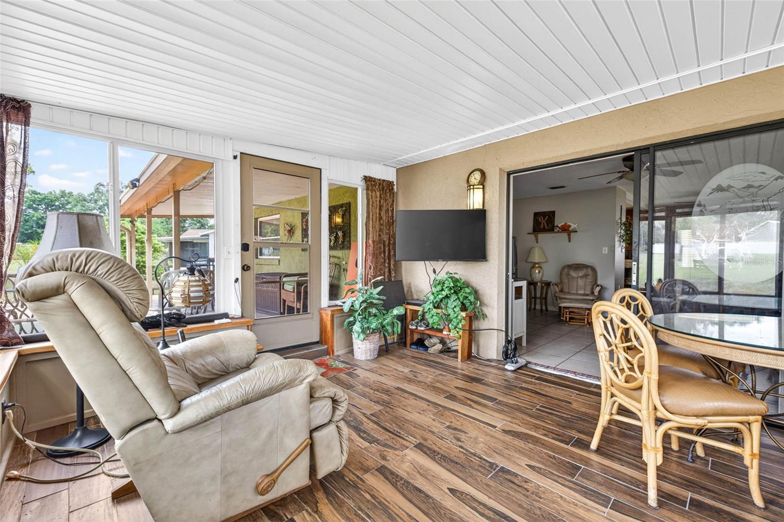 LAKE DOROTHEA GROVE - Residential