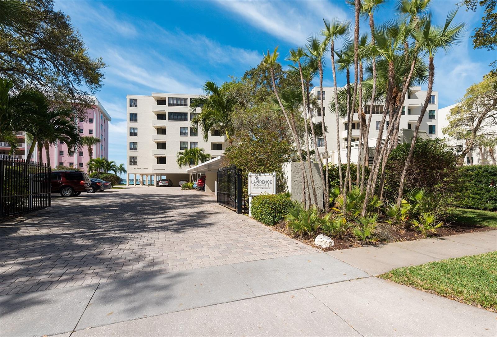 99 SUNSET DRIVE 102