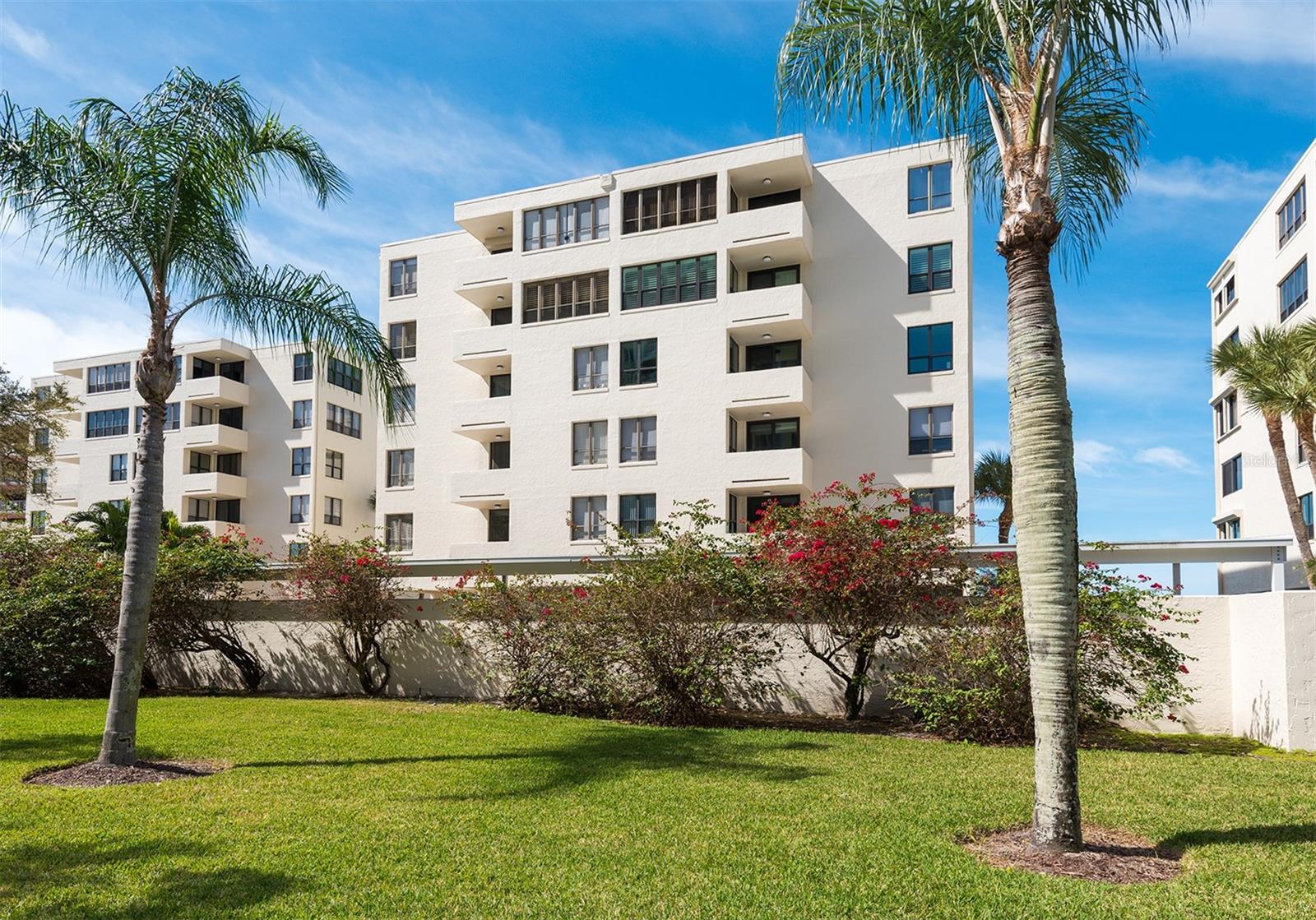 99 SUNSET DRIVE 102
