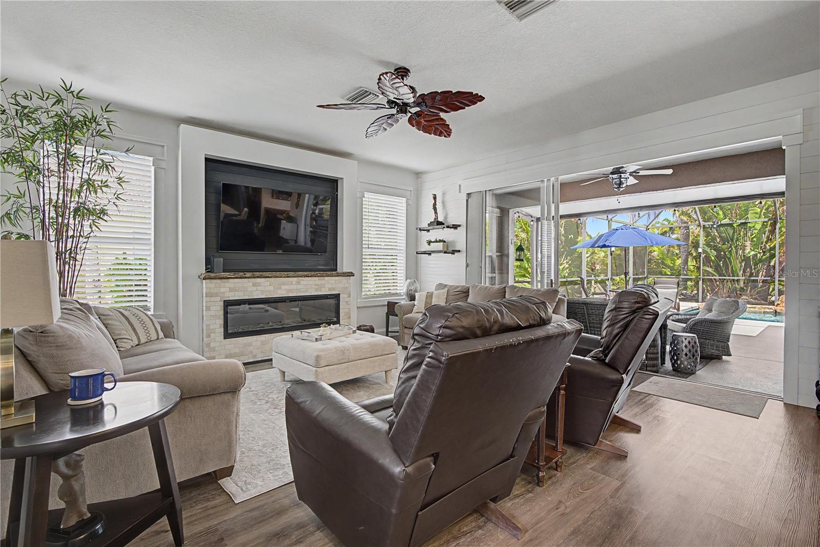 VILLAGES AT PINETREE PONDEROSA ENCLAVE - Residential