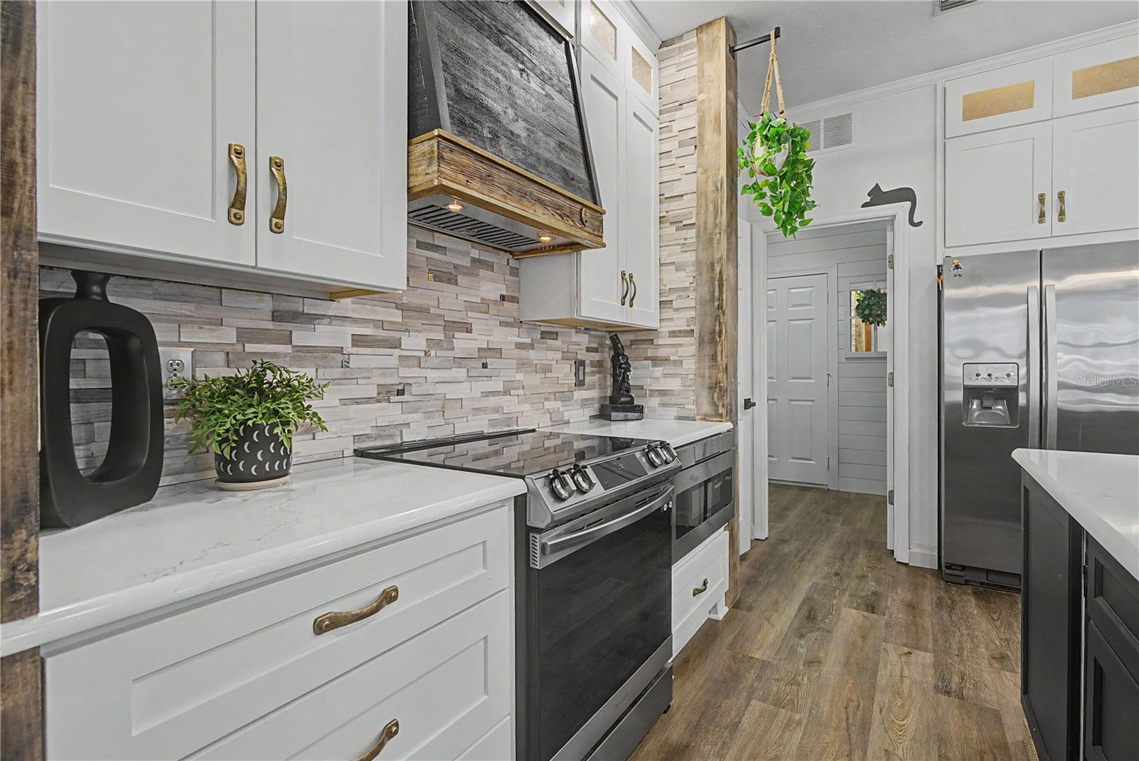 VILLAGES AT PINETREE PONDEROSA ENCLAVE - Residential