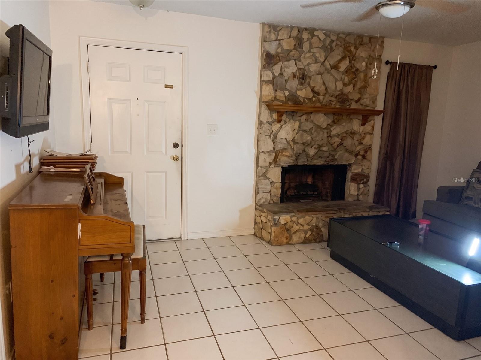 1394 SAN LUIS COURT