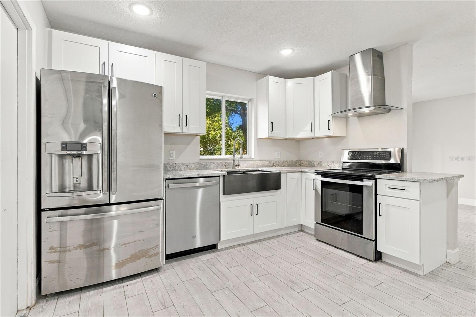 645 VENEER DRIVE