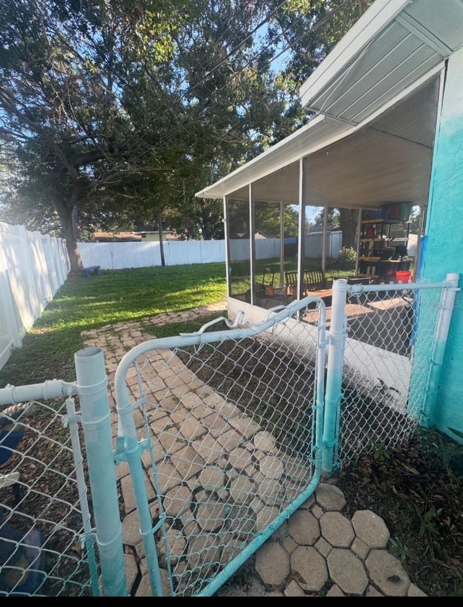 LAKE PALMS SEC 3 - Residential Lease