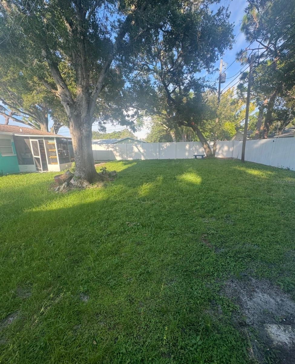 LAKE PALMS SEC 3 - Residential Lease