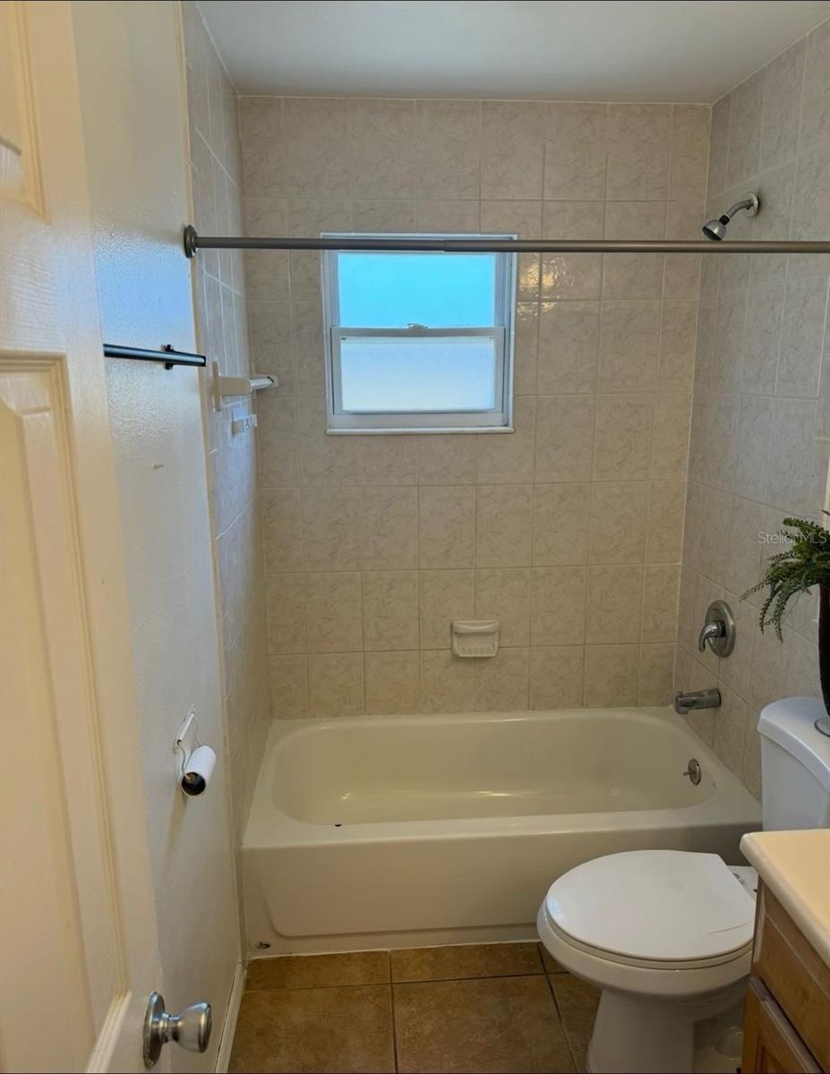 LAKE PALMS SEC 3 - Residential Lease