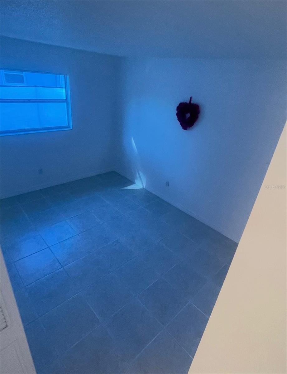 LAKE PALMS SEC 3 - Residential Lease