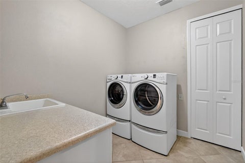 Tiny photo for 8852 Bridgeport Bay Circle, Mount Dora, FL 32757 (MLS # G5102771)