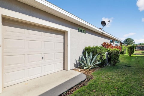 Tiny photo for 8852 Bridgeport Bay Circle, Mount Dora, FL 32757 (MLS # G5102771)