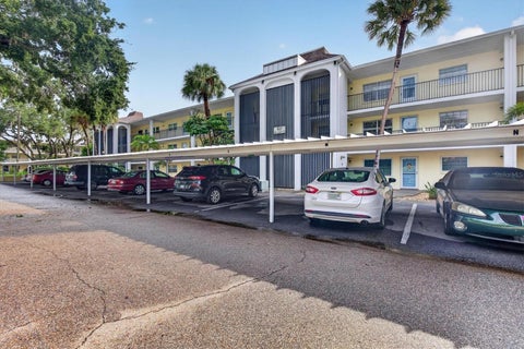 Photo of 821 Deleon Court #206, Dunedin, FL 34698 (MLS # TB8557085)