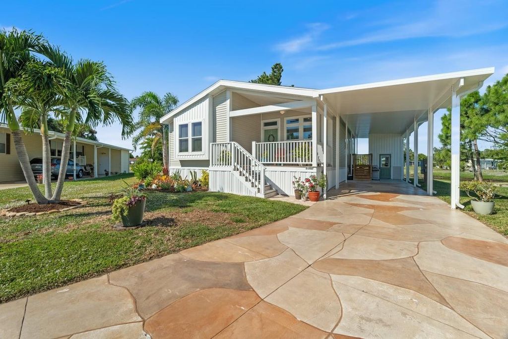 Photo of 3102 Goldfinch Terrace, Englewood, FL 34224 (MLS # C7517289)