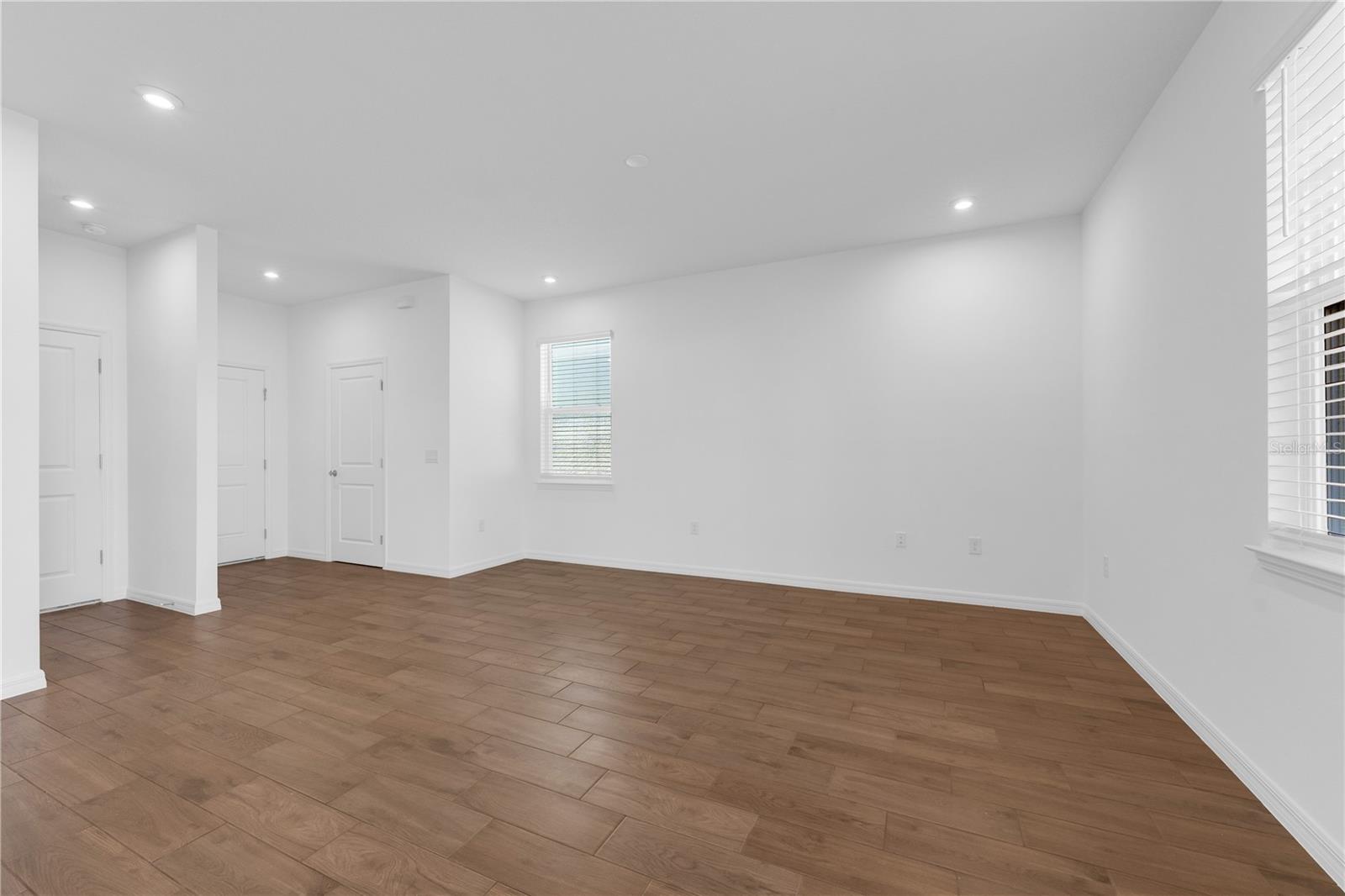 RESERVE AT COUNTRY CLUB LAKES ESTATES - Residential